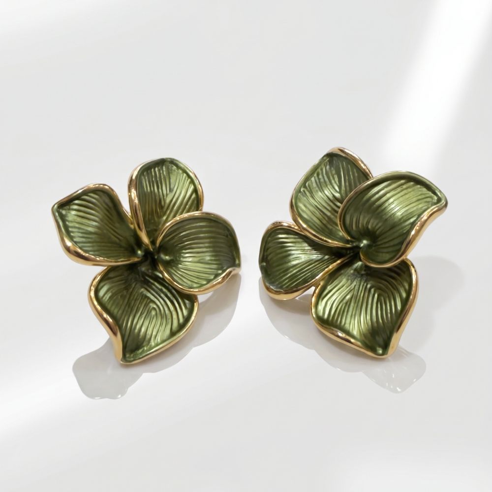 Flora Fluted Olive Enamel Earrings